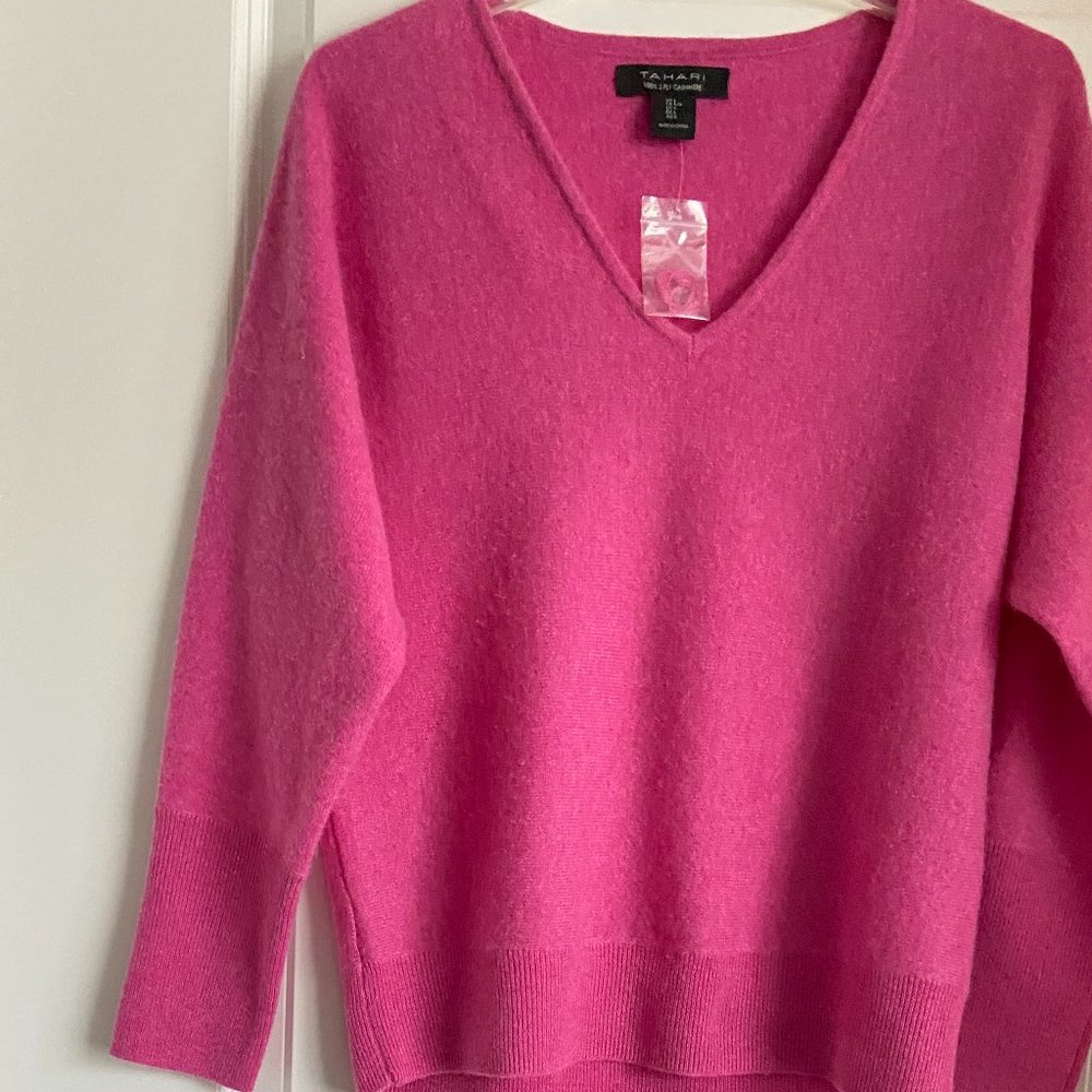 NWT TAHARI 100% 2- PLY CASHMERE Sweater Whole cut Sleeve V- Neck Dark Pink LRG